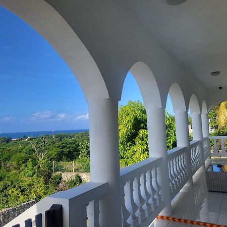 Zuri Enterprise Hotel Negril Exterior photo