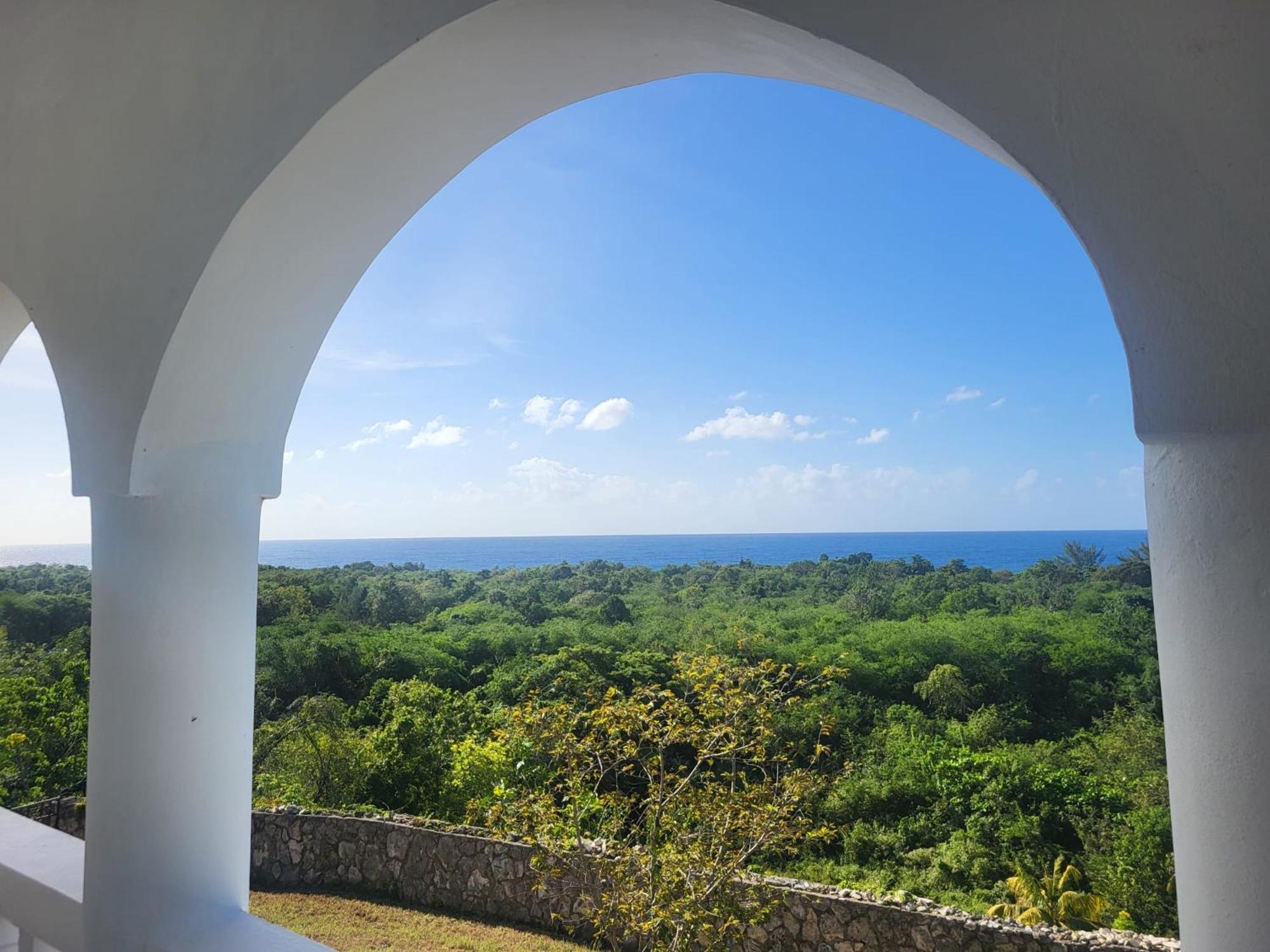 Zuri Enterprise Hotel Negril Exterior photo