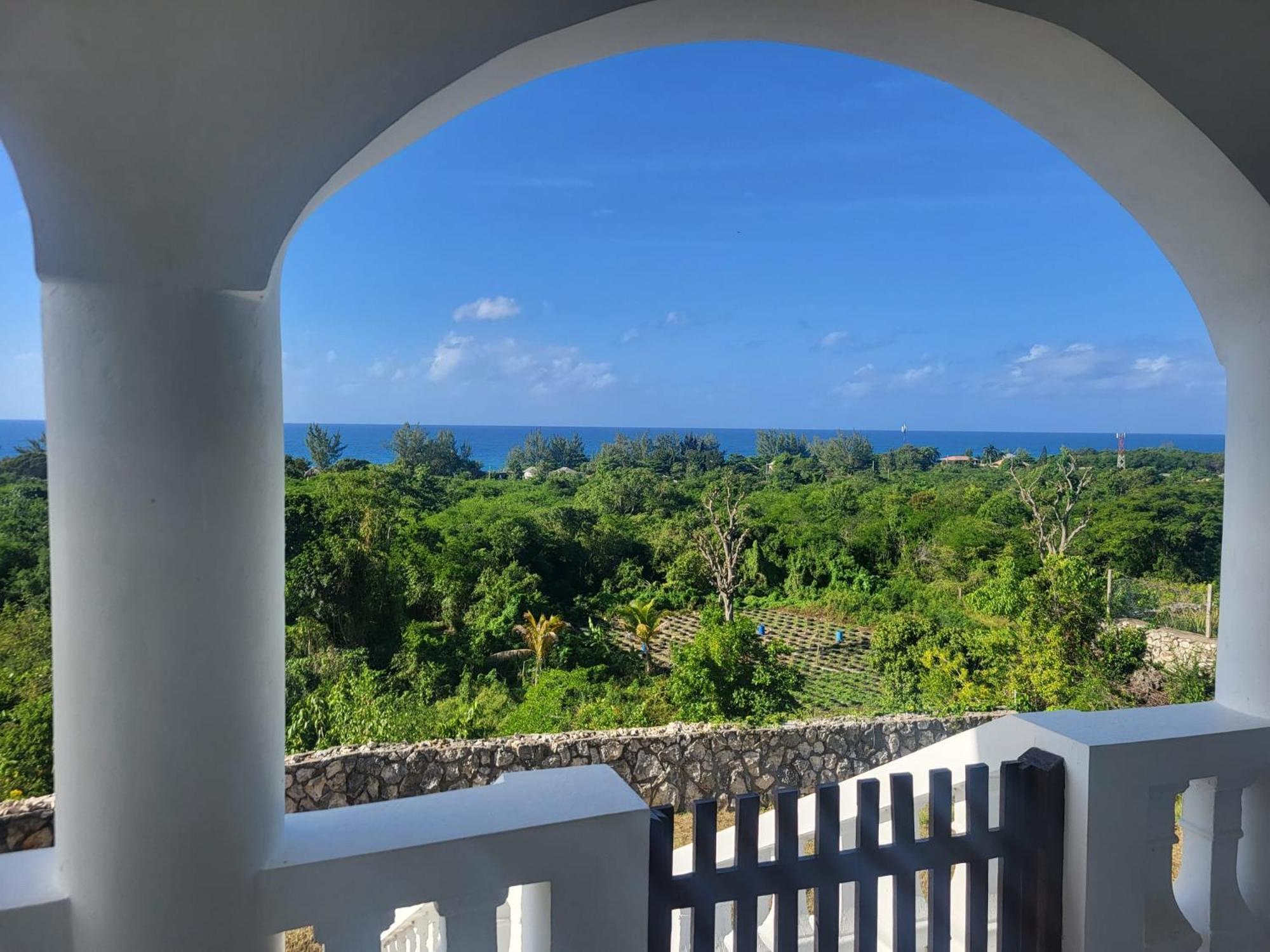 Zuri Enterprise Hotel Negril Exterior photo